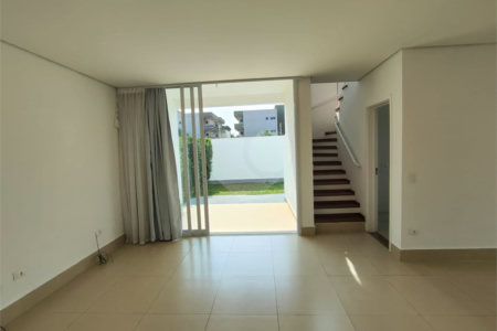 Casa de Vila à venda com 3 quartos, sendo 1 suíte, em Loteamento Jardim Morumbi, Atibaia, SP