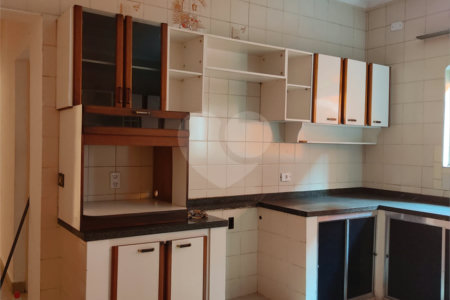 Sobrado à venda com 4 quartos, sendo 1 suíte, em Cidade Jardim Cumbica, Guarulhos, SP