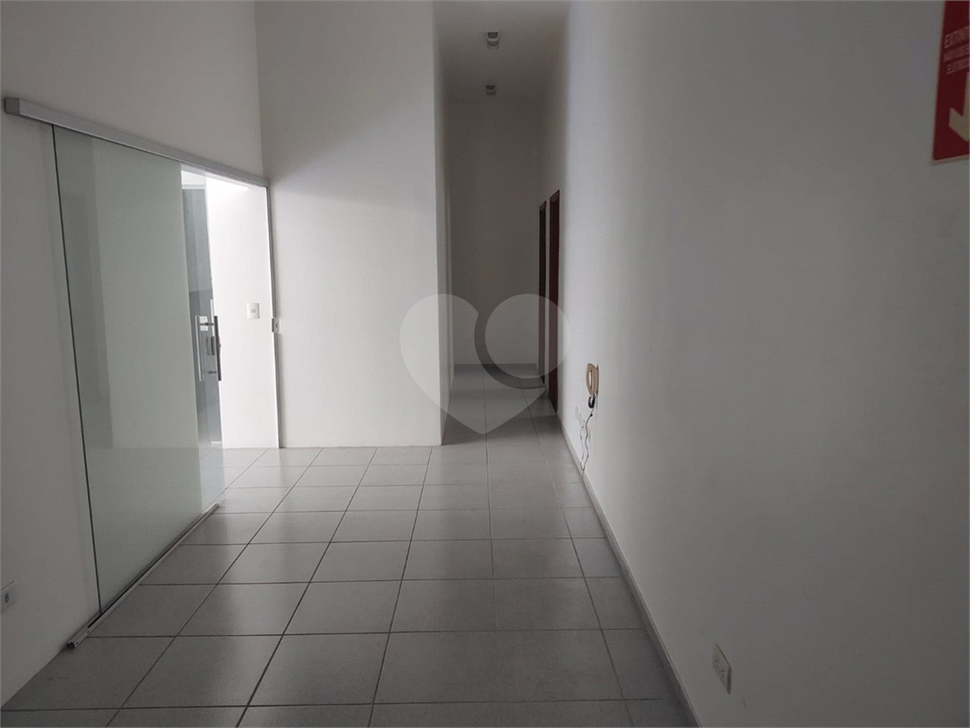 Sala Comercial na Prestigiada Alameda Lucas Nogueira Garcez