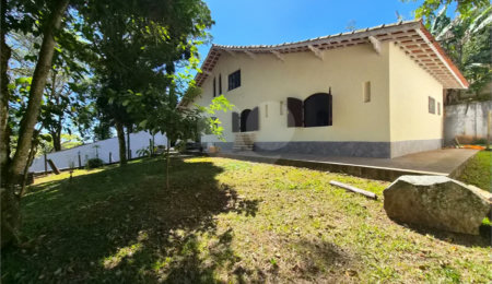 Casa à venda ou para alugar com 4 suítes no condomínio Parque Imperial da Cantareira, Mairiporã - SP