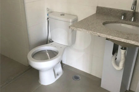 Lindo apartamento em excelente localização no Alto da Mooca, com 83m² com 3 dorms, sendo 1 suite, banheiro,lavabo,varanda gourmet, Aceita e estuda Permuta.