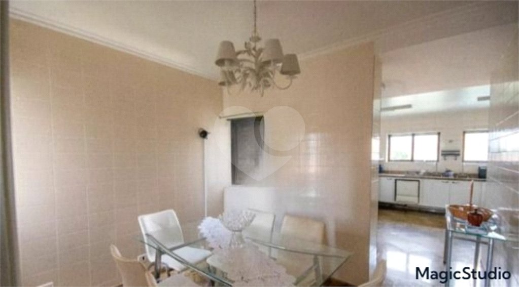 Apartamento 580m², 4 quatos, sendo 4 suítes, 5 vagas de garagem, à venda no Bosque da Saúde