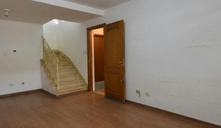 Sobrado à venda com 4 quartos em Jardim Trussardi, São Paulo, SP