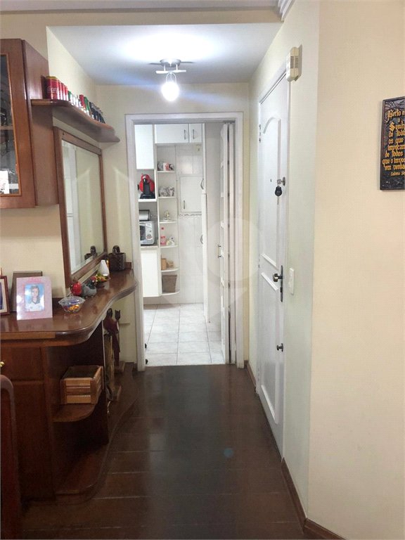 Apartamento com 3 dormitórios, Bairro Saúde,, Muito proximo do metro São Judas e da Igreja!