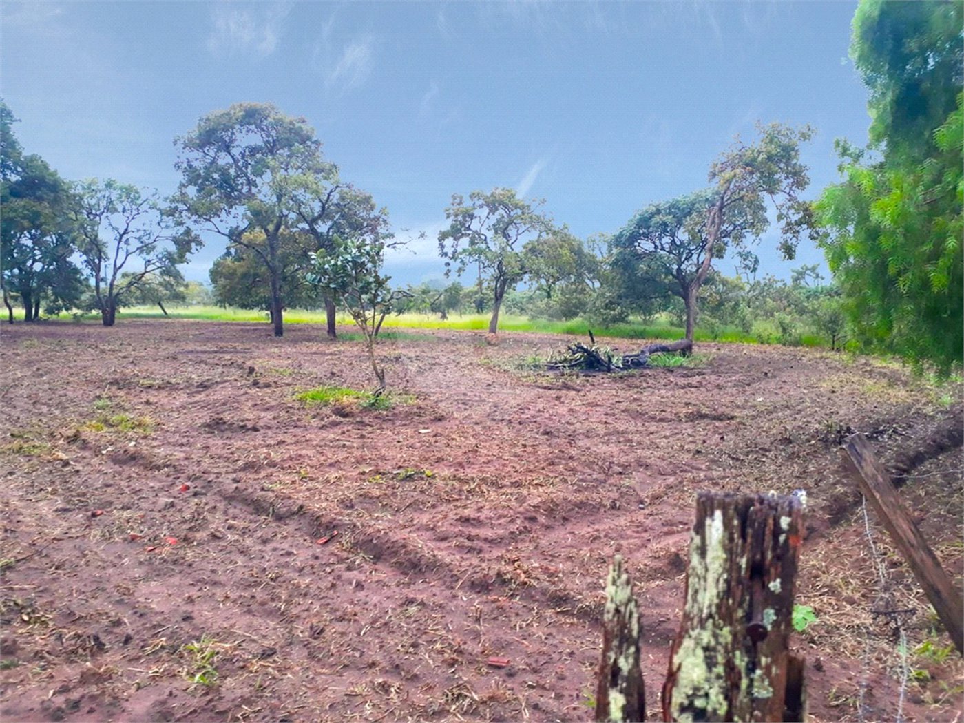 Terreno com 2.012,00 m² .
