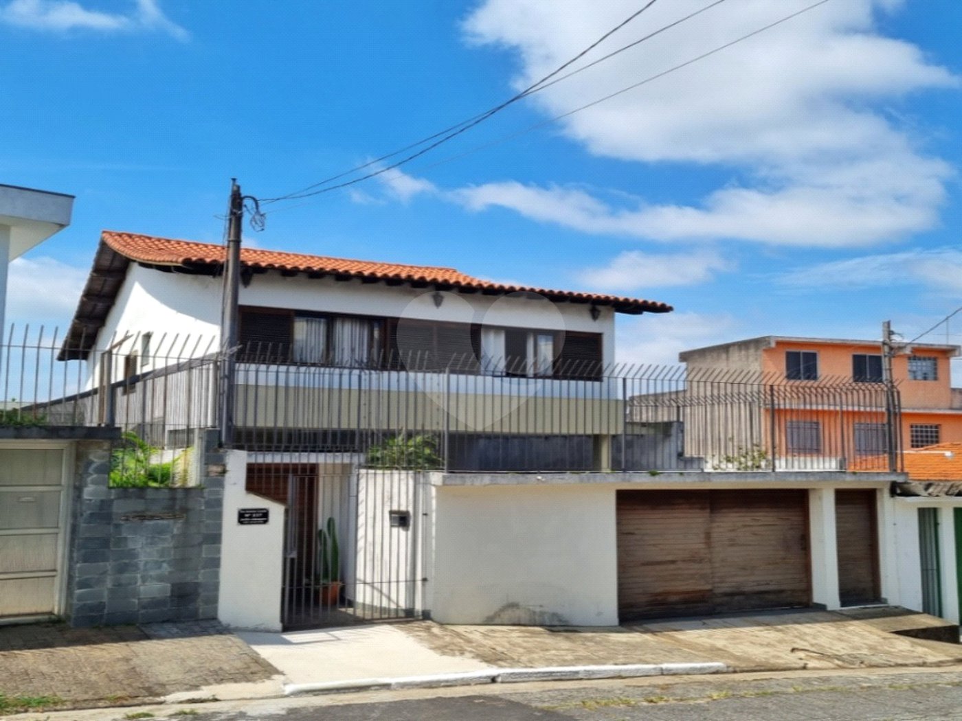 Sobrado com 300m² , 3 dormitórios , sendo 2 suítes , 4 vagas , à venda no Jabaquara.