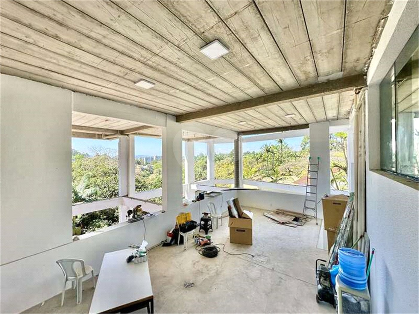 Casa Contemporânea e Mobiliada no Condomínio Palos Verdes – A Essência do Alto Padrão na Granja Viana – 7 suítes, 4 pavimentos com elevador
