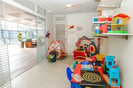 Apartamento à venda com 3 quartos, sendo 1 suíte, em Campo Belo, São Paulo, SP