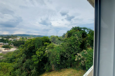 Sobrado à venda com 3 quartos, sendo 1 suíte, em Vila Omízollo, Louveira, SP