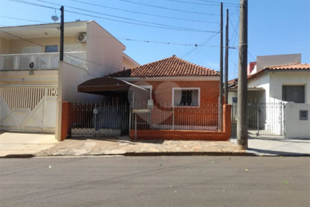 Casa com 2 dormitórios à Venda no Jardim Brasil