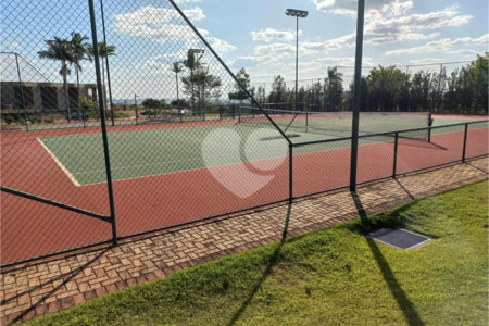 Terreno no condomínio Damha Golf em frente área de lazer com 1.404,40 m²