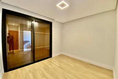 Casa à venda com 3 quartos, sendo 3 suítes, no condomínio Vila Giardino, Jundiaí - SP
