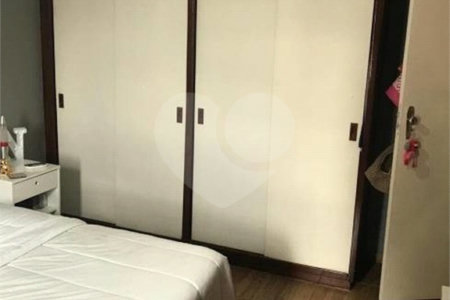 Casa com 202m² , 4 dormitórios , sendo 1 suíte , 3 vagas de garagem.