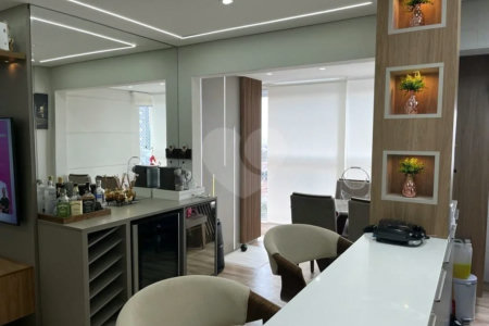 Apartamento com 2 dormitórios , sendo 1 suíte , 2 vagas , à venda no bairro Jardim , em Santo André.