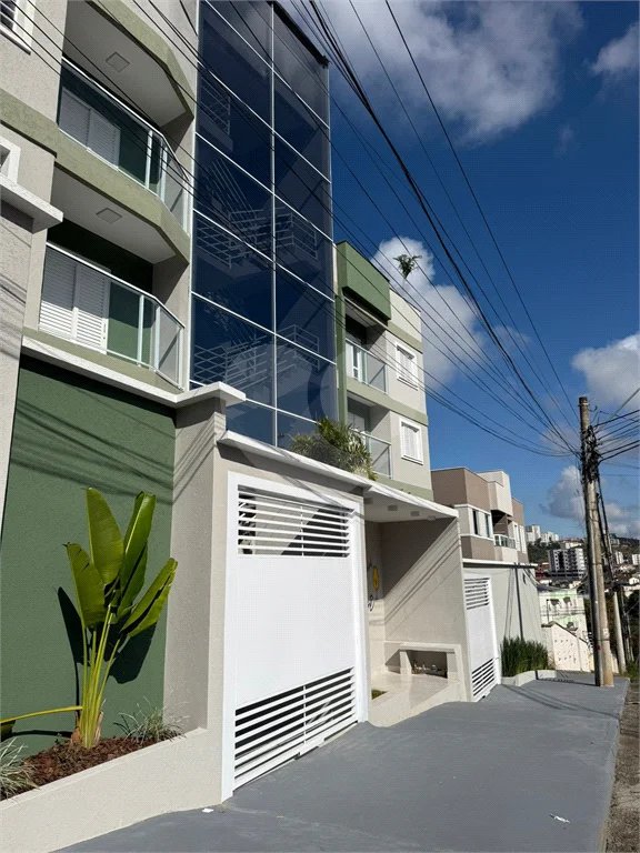 Vendo Apartamento Novo – 80m² de Conforto e Praticidade!