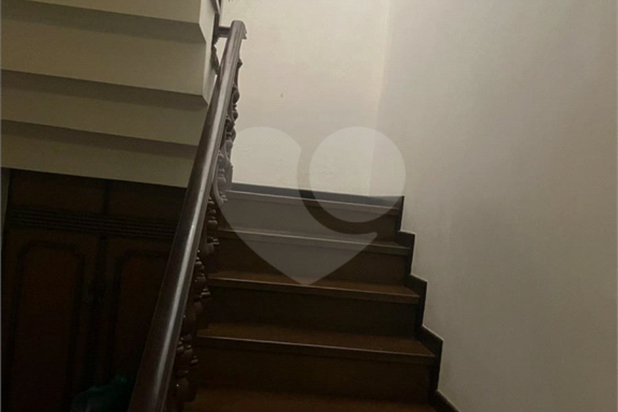 Sobrado Espaçoso e Decorado nas Palmas do Tremembé – 316m², Suíte com Varanda e 3 Vagas