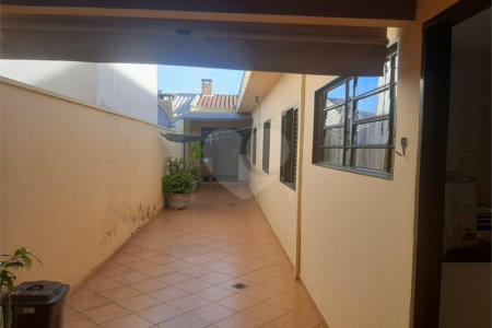 Bela casa com boa localização no bairro Portal do Sol