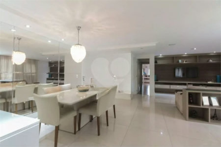 Apartamento na Mooca com 204m² amplo à venda 3 quartos, sendo 3 suítes, e 4 vagas