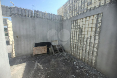 Terreno 810 metros à venda em Atibaia com projeto aprovado exclusivo de alto padrão com construção inacabada