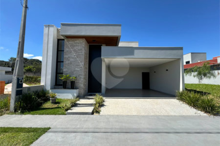 Casa Nova à Venda no Condomínio Villeneuve, São Carlos