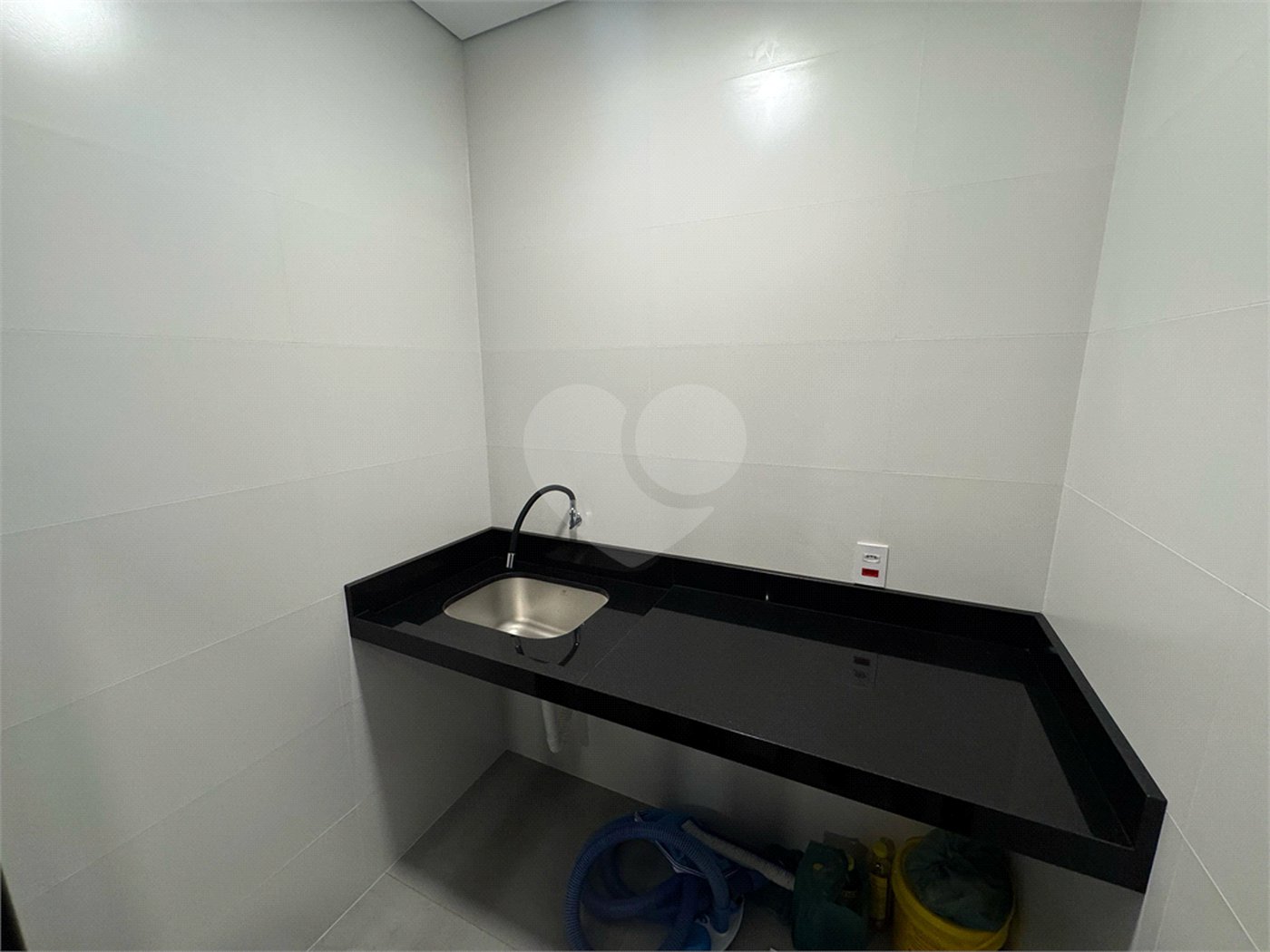 CASA A VENDA COM 3 DORMITÓRIOS, SENDO 1 SUITE NO SESIDENCIAL VILLENEUVE