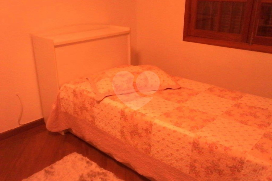 CASA TÉRREA ASSOBRADADA A VENDA NO TREMEMBÉ - 4 DORMS (2 SUÍTES), CHURRASQUEIRA E 4 VAGAS DE GARAGEM