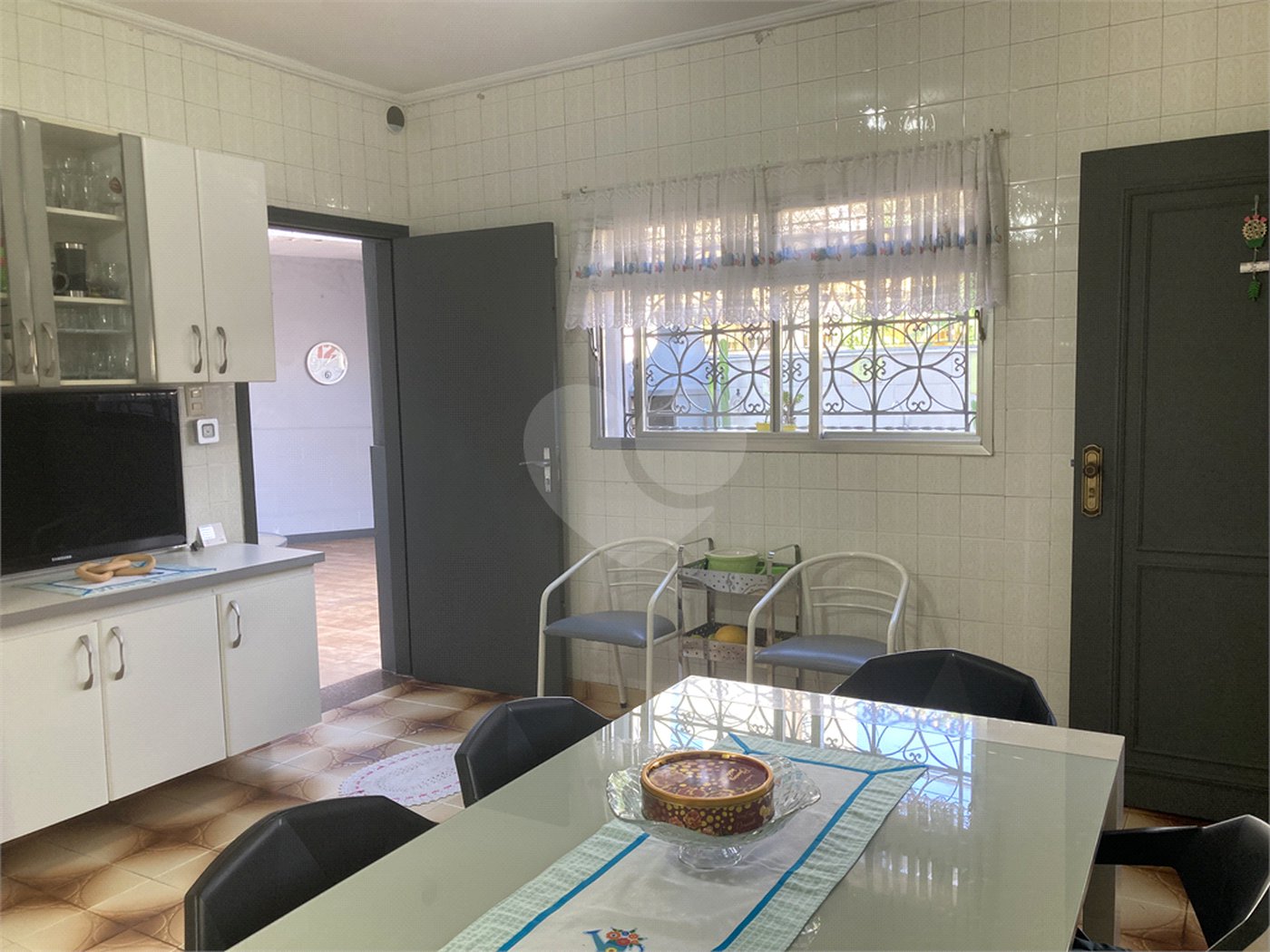 Casa com 4 dormitórios na Saúde.