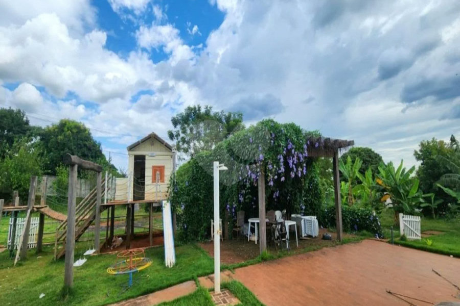 Chácara à venda com 4 quartos, sendo 1 suíte,  em Jardim dos Ipês, Brodowski, SP