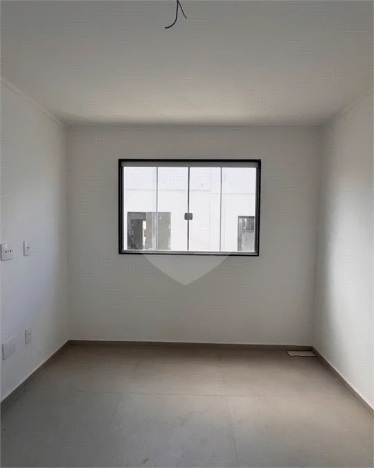 Casa duplex com 4 quartos, piscina e área gourmet, em condomínio com lazer completo e localização estratégica ao lado do Park Shopping.