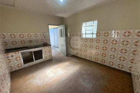 Charme e Sossego na Vila Pereira Cerca: Casa Arejada Próxima à Paula Ferreira
