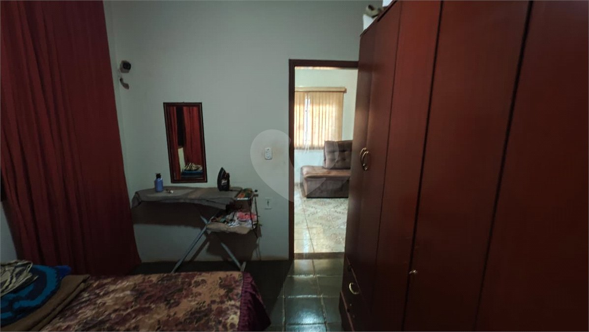 Oportunidade Única no Santa Felícia: Casa 3 dormitórios, Conforto, Espaço de Sobra e a Melhor Localização de São Carlos!
