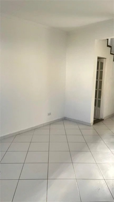Casa à venda com 2 quartos no condomínio Refugio Canta Galo, Cotia - SP