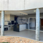 Casa com alto padrão de acabamento para venda no Condomínio Montreal.