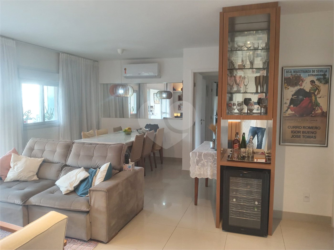 Apartamento 3 dormitórios, região do Campo Belo. Condomínio com laser completo.