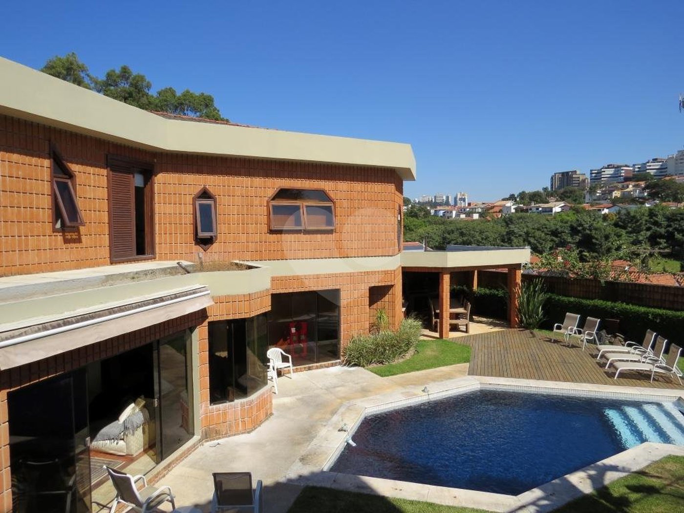Casa de Vila à venda com 5 quartos, sendo 3 suítes, em Morumbi, São Paulo, SP