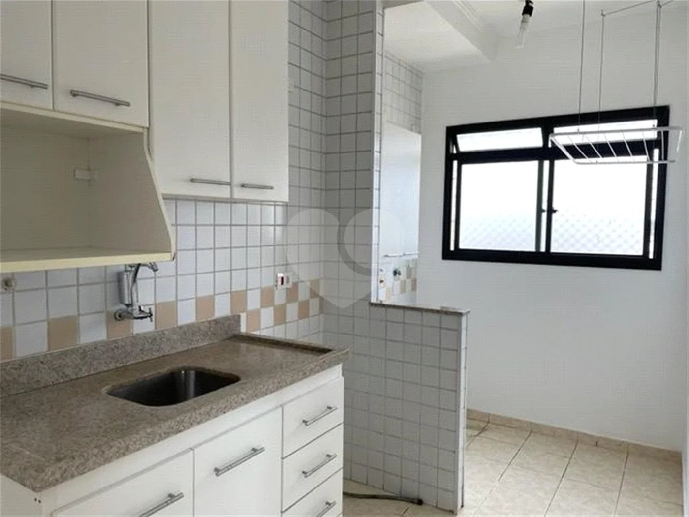 Apartamento para locação em Valinhos -SP 3 quartos, 1 banheiro, 1 vaga.