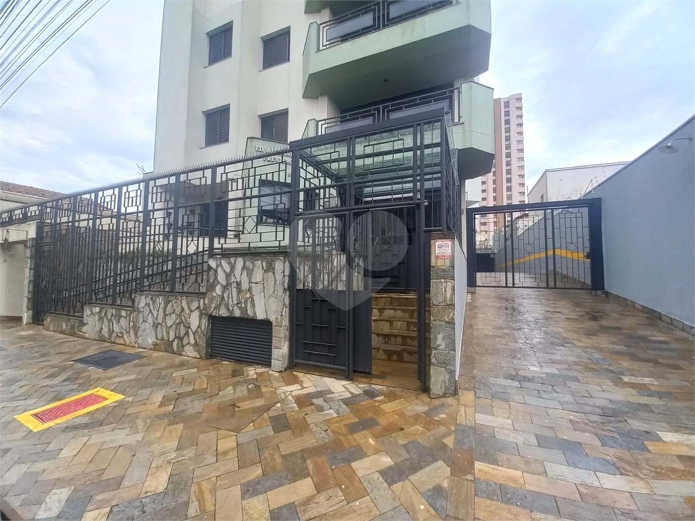 Apartamento para venda ou locação no Ed. Alexandre Previero