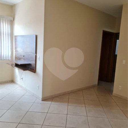 Apartamento no Condomínio Monte Verde.