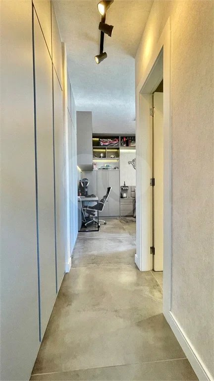Cobertura à venda na Aclimação de 300m² com 2 vagas.