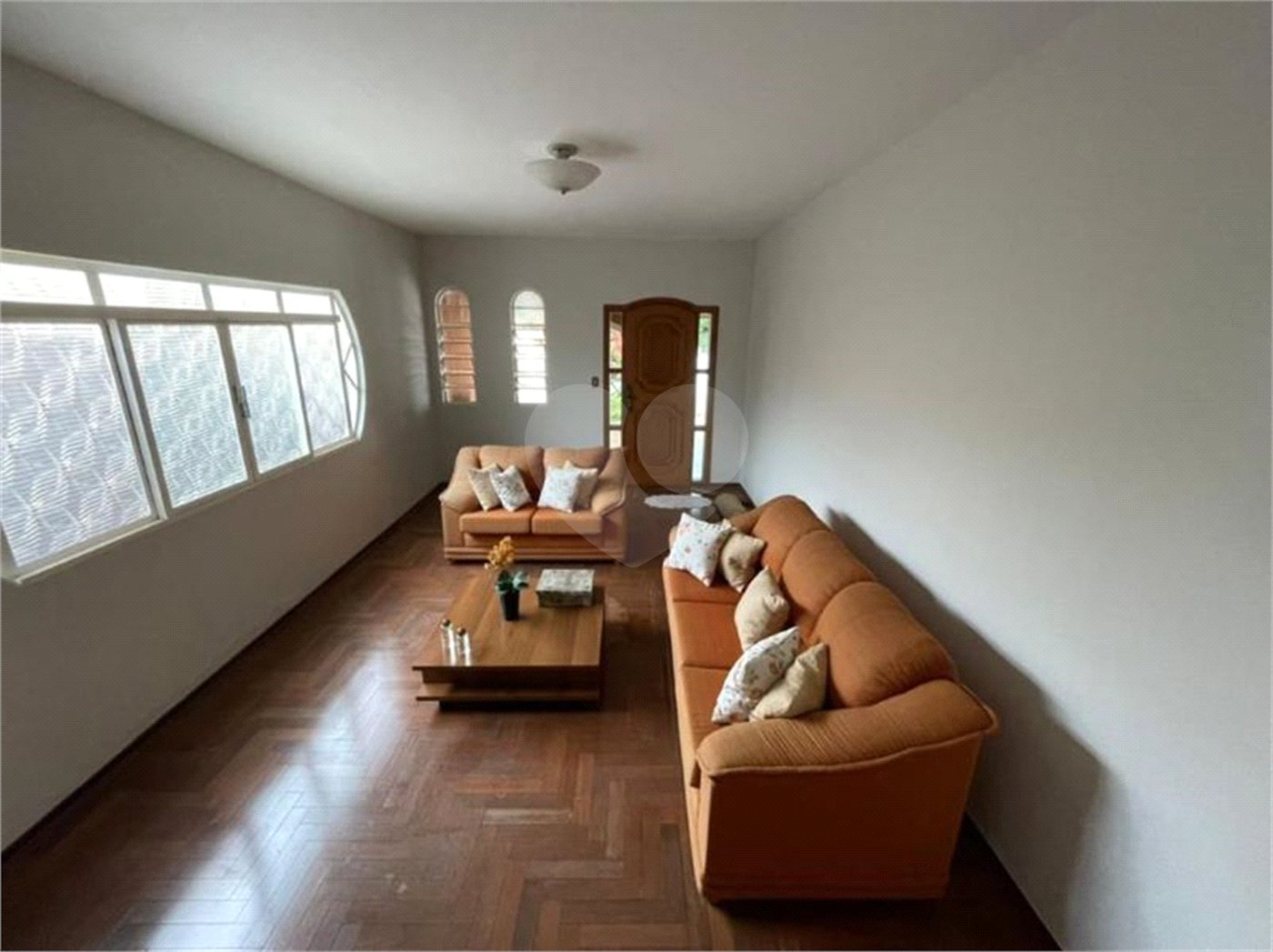 Casa térrea para venda no bairro Vila Xavier em Araraquara/SP.