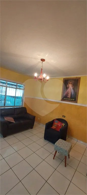 Sobrado espaçoso em São Miguel Paulista com 5 dormitórios e 5 vagas.