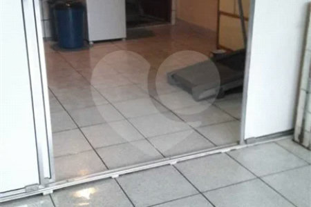 Sobrado à venda na Quarta Parada, para comércio ou residência, entre Alto da Mooca e Belenzinho