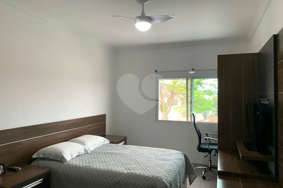 Excelente sobrado com piscina e churrasqueira