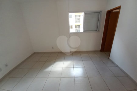 Apartamento no Condomínio Veneza