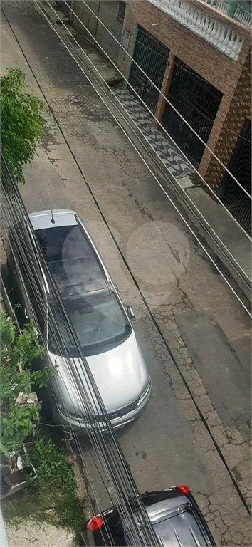 3 dormitórios, 2 suítes, banheiro, sala, cozinha ampla e 2 vagas de garagem