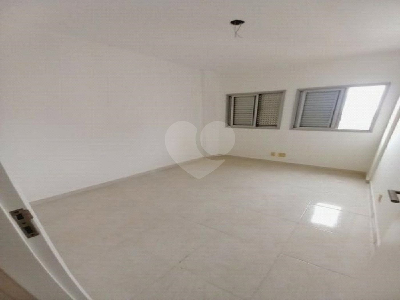 Apartamento à venda com 3 quartos, sendo 1 suíte, em Vila Santa Catarina, São Paulo, SP