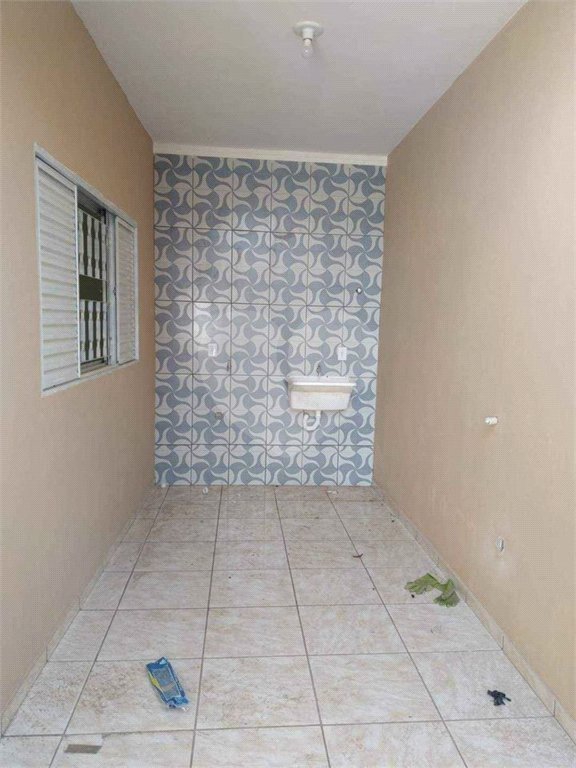Casa térrea no Cidade Aracy .