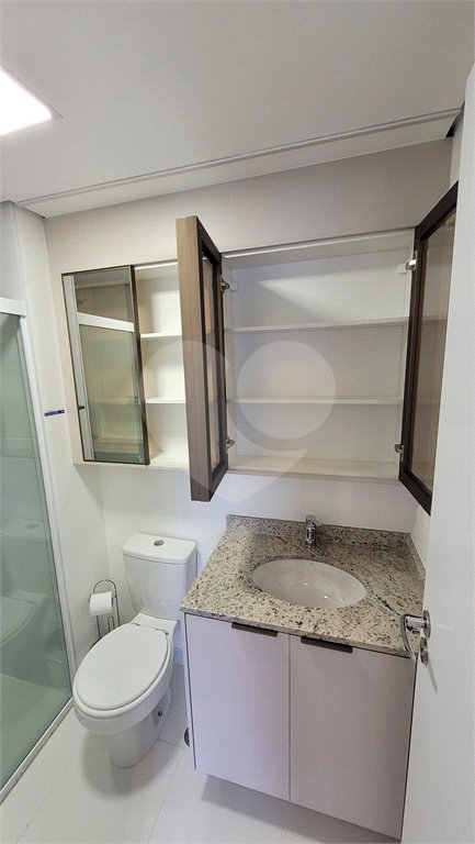 Apartamento de 2 quartos mobiliado à venda no Paraíso