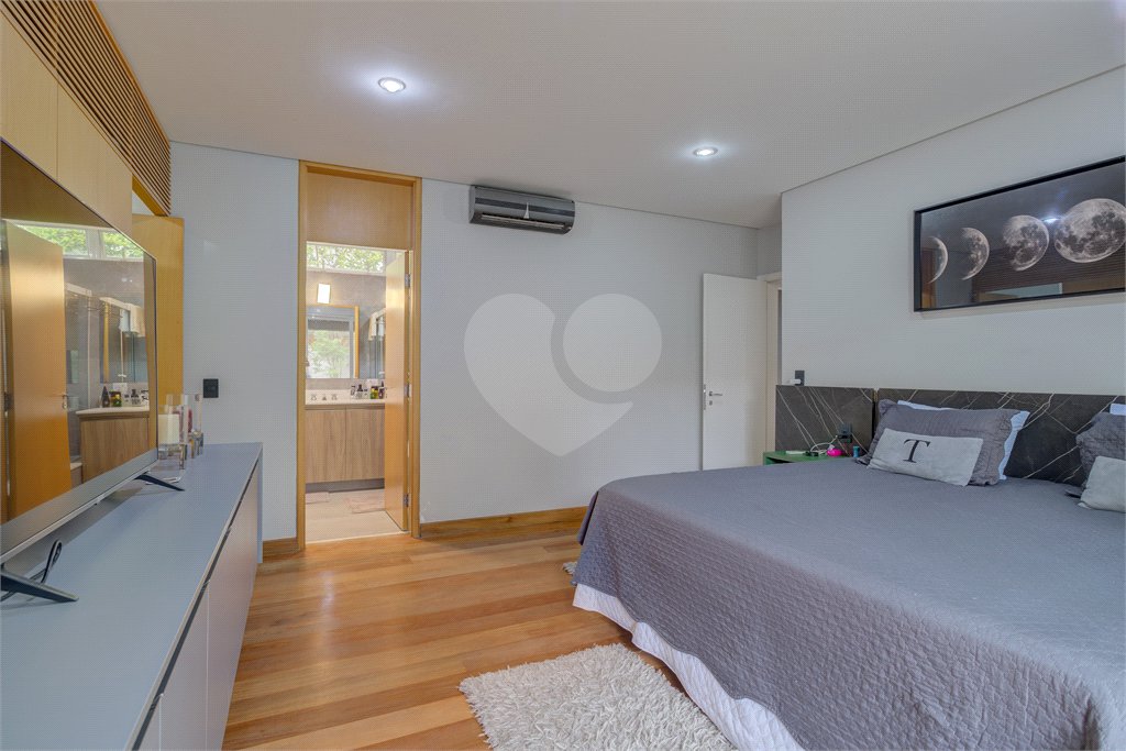 Sobrado à venda com 4 quartos, sendo 2 suítes, em Chácara Monte Alegre, São Paulo, SP