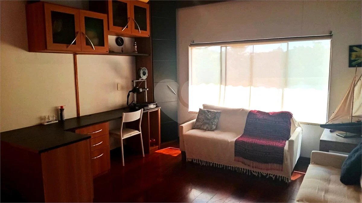 Casa à venda com 3 suítes no condomínio Vale da Santa Fé, Vinhedo - SP